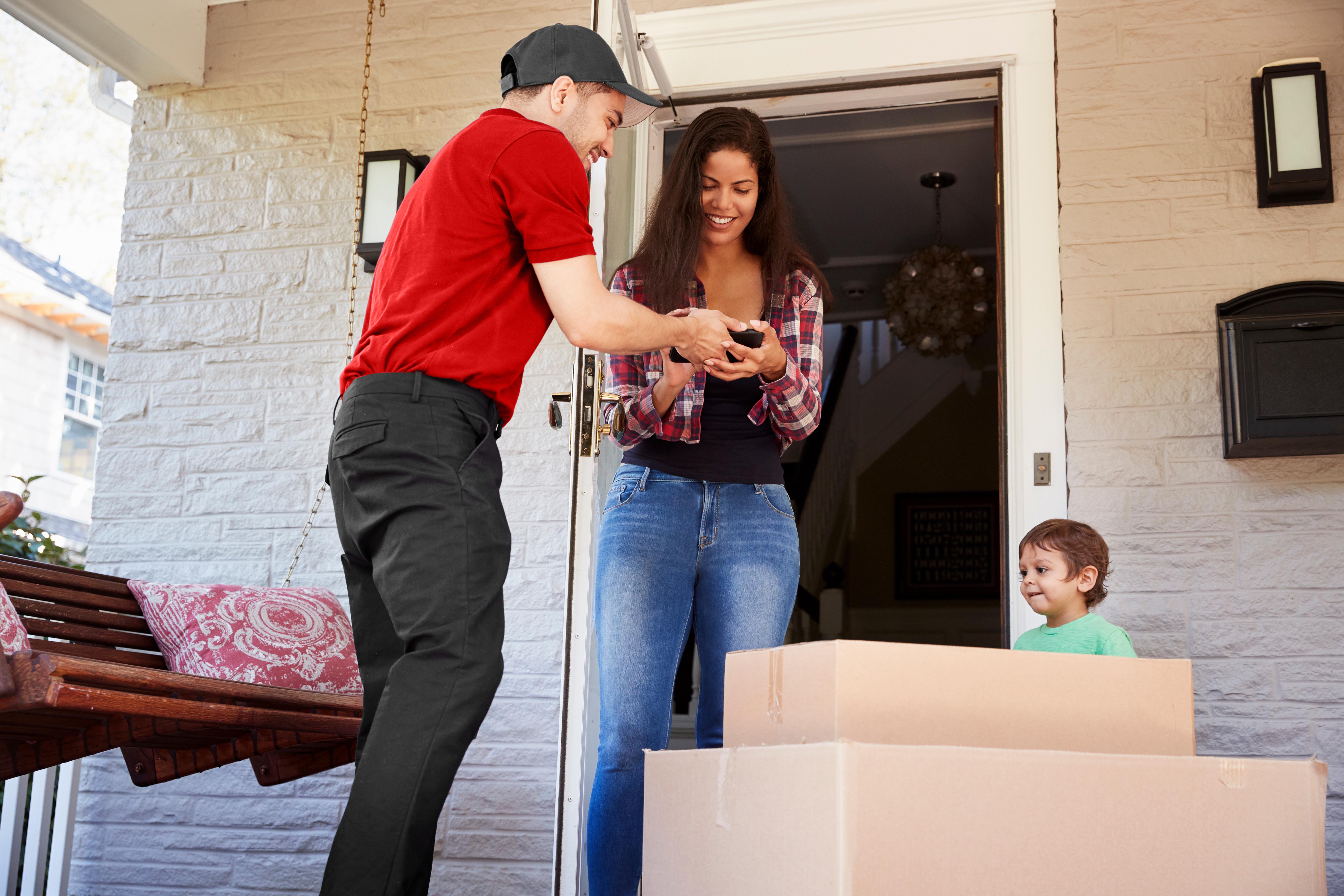 Desert Moving mover with customer at front door